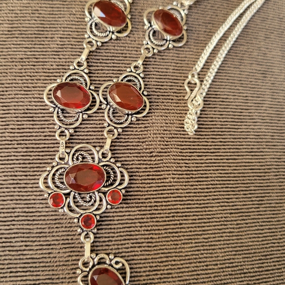 Elegant Silver and Red Gemstone Necklace - Picture 2 of 4